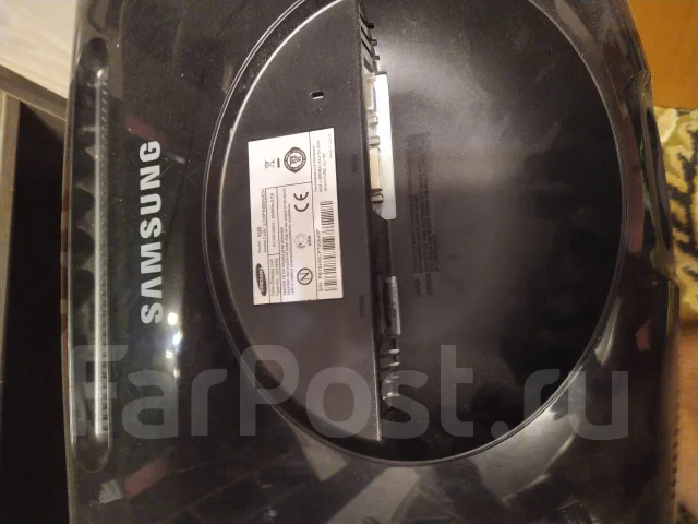 Samsung. 18" ����