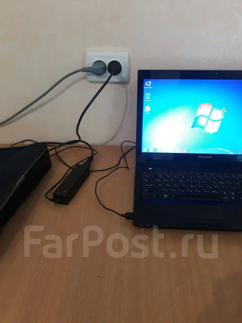 Lenovo B560. 15", 2,4����, ��� 3072 ��, ���� 300���, WiFi: 1, Bluetooth: 1, ����������� �� 2��. ����