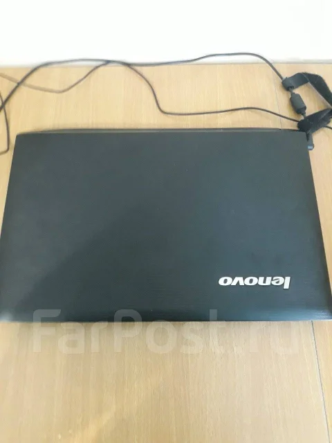 Lenovo B560. 15", 2,4����, ��� 3072 ��, ���� 300���, WiFi: 1, Bluetooth: 1, ����������� �� 2��. ����