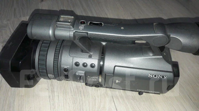 Sony HDR-FX1000E ����