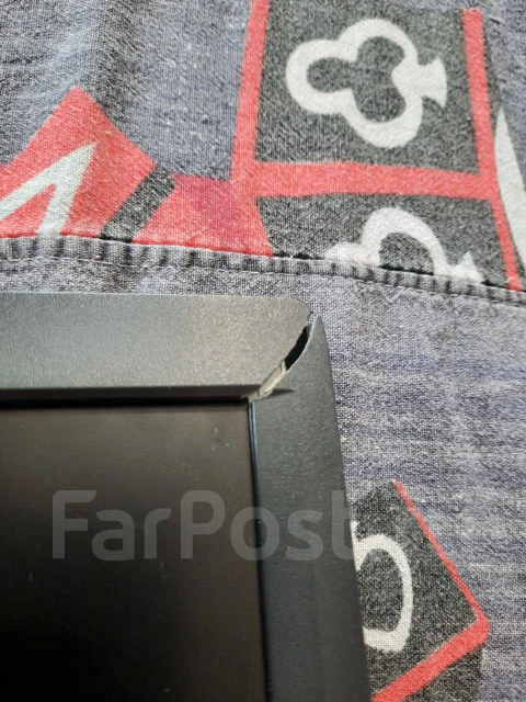 Lenovo. 22" ����