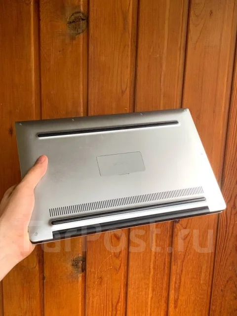 Dell XPS 13 9360. 13.3", 2,7����, ��� 8 ��, ���� 256���, WiFi: 1, Bluetooth: 1, ����������� �� 24��. ����