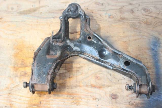 Рычаги шевроле тахо. Нижний рычаг шевроле тахо к2х. Рычаги шевроле тахо. Рычаги шевроле тахо. Кронштейн заднего продольного рычага шевроле каптива.