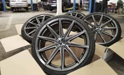 Vossen VFS-10. 9.0/10.5x20", 5x120, ET20/27, �� 72,6���. ����