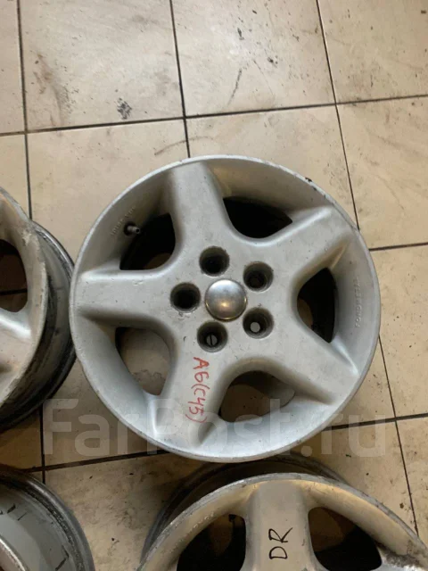 Fondmetal. 7.0x15", 5x112, ET42 ����