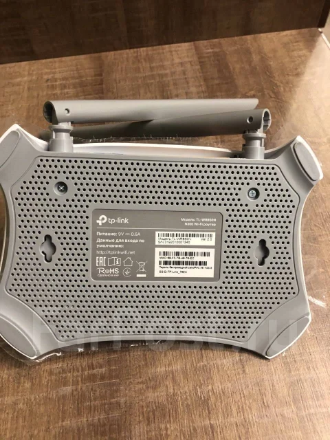 Asus X554L. 15.6", 2����, ��� 4 ��, ���� 500���, WiFi: 1, Bluetooth: 1, ����������� �� 2��. ����