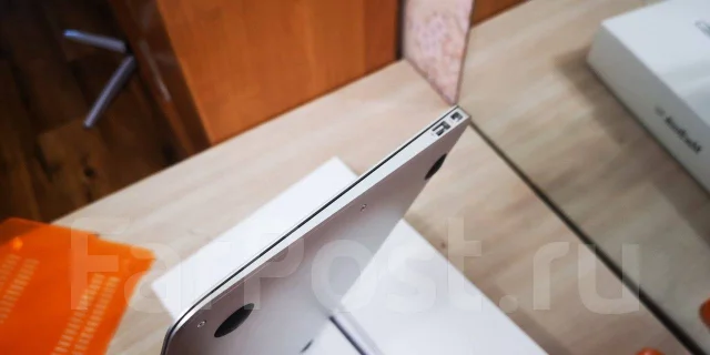 Apple MacBook Air 11 2014 Early MD711. 11.6", 1,6����, ��� 4 ��, ���� 128���, WiFi: 1, Bluetooth: 1, ����������� �� 9��. ����