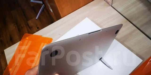 Apple MacBook Air 11 2014 Early MD711. 11.6", 1,6����, ��� 4 ��, ���� 128���, WiFi: 1, Bluetooth: 1, ����������� �� 9��. ����