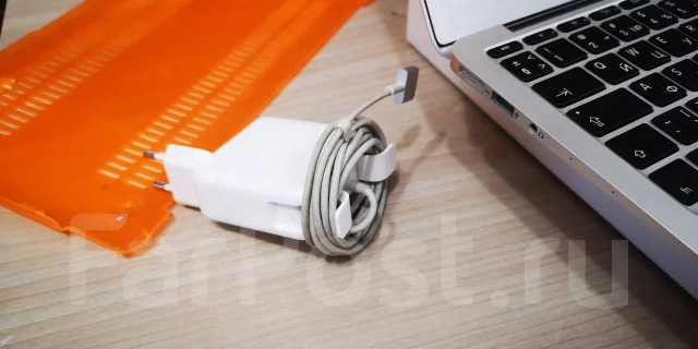Apple MacBook Air 11 2014 Early MD711. 11.6", 1,6����, ��� 4 ��, ���� 128���, WiFi: 1, Bluetooth: 1, ����������� �� 9��. ����