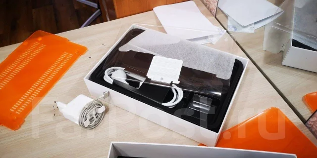 Apple MacBook Air 11 2014 Early MD711. 11.6", 1,6����, ��� 4 ��, ���� 128���, WiFi: 1, Bluetooth: 1, ����������� �� 9��. ����