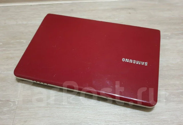 Samsung NC110. 10.1", 1,7����, ��� 2048 ��, ���� 250���, WiFi: 1, Bluetooth: 1, ����������� �� 3��. ����
