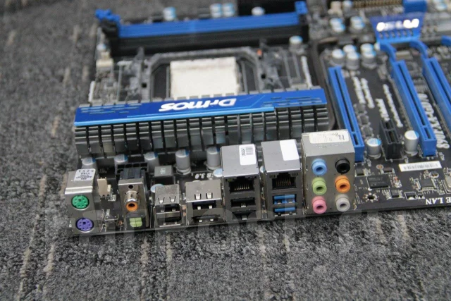 AMD 890FX ����