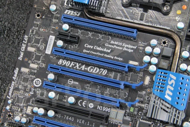 AMD 890FX ����