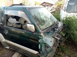 Mitsubishi Pajero Junior ����