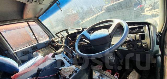 Nissan Diesel Condor салон