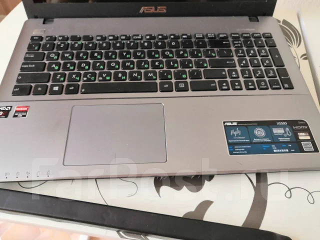 Asus X550. 16", 2 500����, ��� 6 ��, ���� 250���, WiFi: 1, Bluetooth: 1, ����������� �� 4��. ����