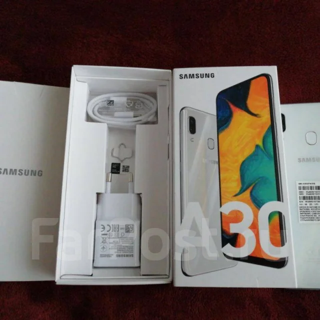 Samsung Galaxy A30. �/�, �����, �����, 3G, 4G LTE, Dual-SIM, NFC ����