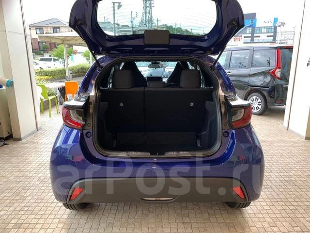 Toyota Yaris. �������, ��������, 1.0, ������, 10 000����. ��, �/�. ��� ����� �� ������������ ����
