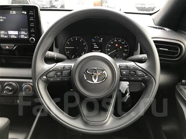 Toyota Yaris. �������, ��������, 1.0, ������, 10 000����. ��, �/�. ��� ����� �� ������������ ����