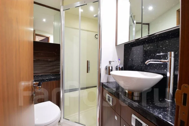 Sunseeker. 2013 ���, ����� 18,35��., ��������� ������������, 1 430��.�., ������ ����
