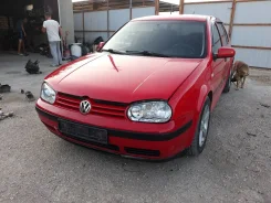 Volkswagen Golf ����