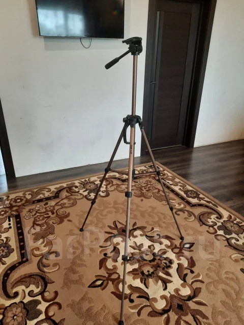 Sony Alpha SLT-A37 Kit ����