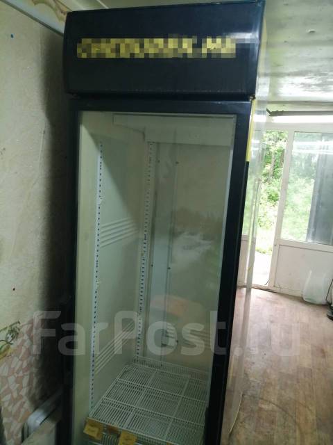 Холодильник витринный, б/у, в наличии. Цена: 10 000₽ во Владивостоке