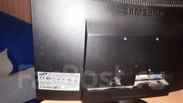 Samsung. 16.9" ����