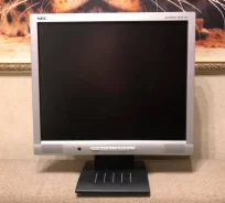 NEC. 17" ����