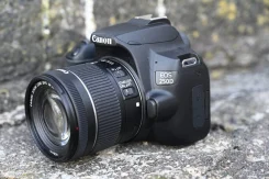 Canon EOS 250D Kit. 20 � ����� ��, ���: 3� ����