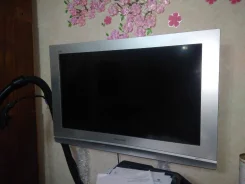 Panasonic Viera TX-R32LE8. LCD (��) ����