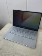 Asus VivoBook 14. 14", 2,3����, ��� 4 ��, ���� 128���, WiFi: 1, Bluetooth: 1, ����������� �� 8��. ����