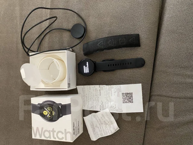 Samsung Galaxy Watch Active ����