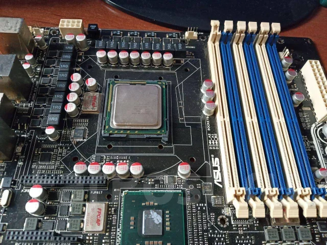 LGA1366 ����