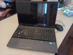 Samsung 300E5C. 15.6", 2,5����, ��� 4 ��, ���� 500���, WiFi: 1, ����������� �� 1��. ����