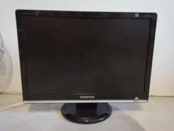 Samsung. 19" ����
