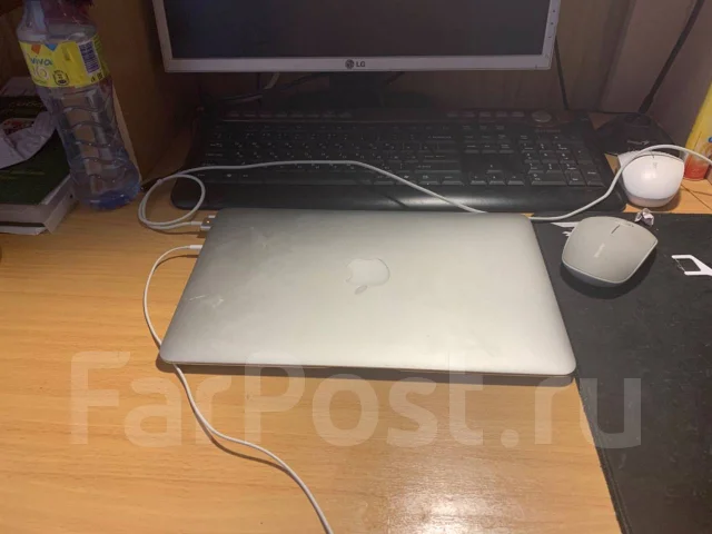 Apple MacBook Air. 11.2", 1,6����, ��� 4 ��, ���� 256���, WiFi: 1, Bluetooth: 1, ����������� �� 6��. ����