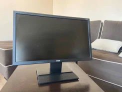 Acer. 21.5" ����