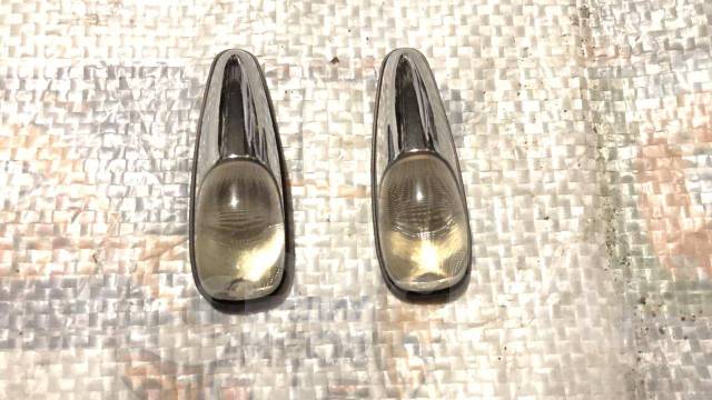 капельки на крылья автомобиля. габаритные огни на крыло. капельки на капот. габариты капельки на крыло. габаритные маячки на крылья.