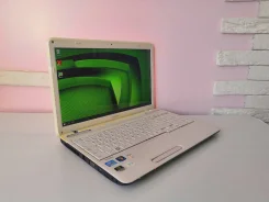 Toshiba. 15.6", 2 900����, ��� 4 ��, ���� 600���, WiFi: 1, Bluetooth: 1, ����������� �� 2��. ��� ����� �� ������� ����