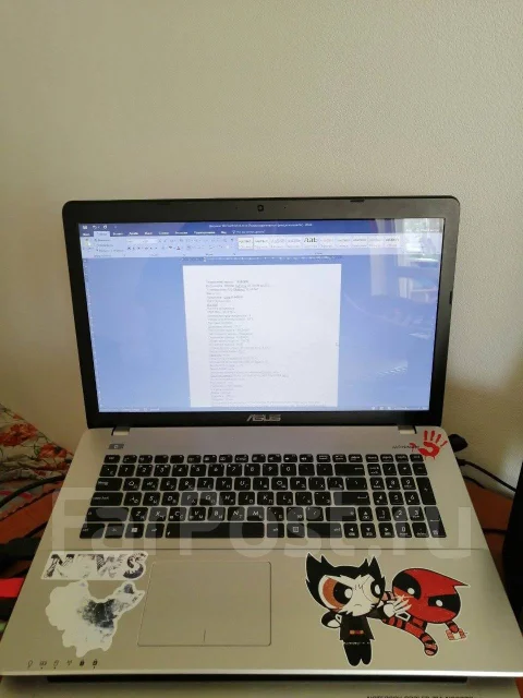 Asus K750JB. 17.1", 2 800����, ��� 8 ��, ���� 700���, WiFi: 1, Bluetooth: 1, ����������� �� 3��. ����