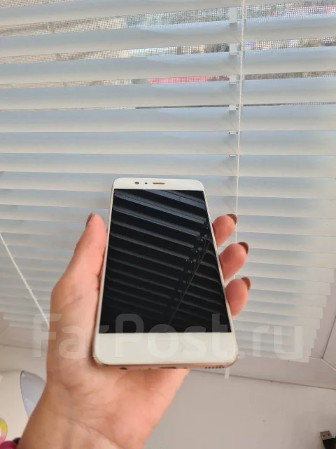 Huawei P10. �/�, �������, 3G, 4G LTE, Dual-SIM, NFC ����