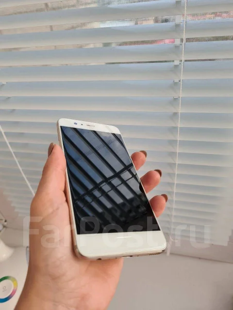 Huawei P10. �/�, �������, 3G, 4G LTE, Dual-SIM, NFC ����