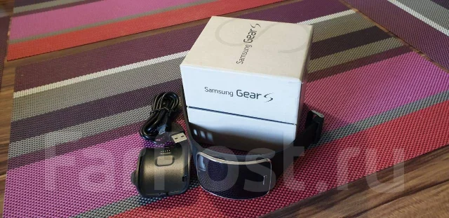 Samsung Gear S2. GPS, SIM-�����, IP68 ����