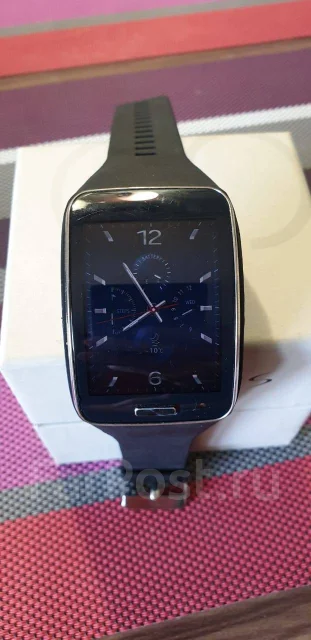 Samsung Gear S2. GPS, SIM-�����, IP68 ����