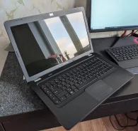 Compaq Presario CQ56. 15.6", 2,3����, ��� 3072 ��, ���� 32���, WiFi, Bluetooth, ����������� �� 6��. ����