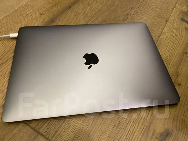 Apple MacBook Air 13 2018. 13.3", 1,6����, ��� 8 ��, ���� 256���, WiFi: 1, Bluetooth: 1 ����