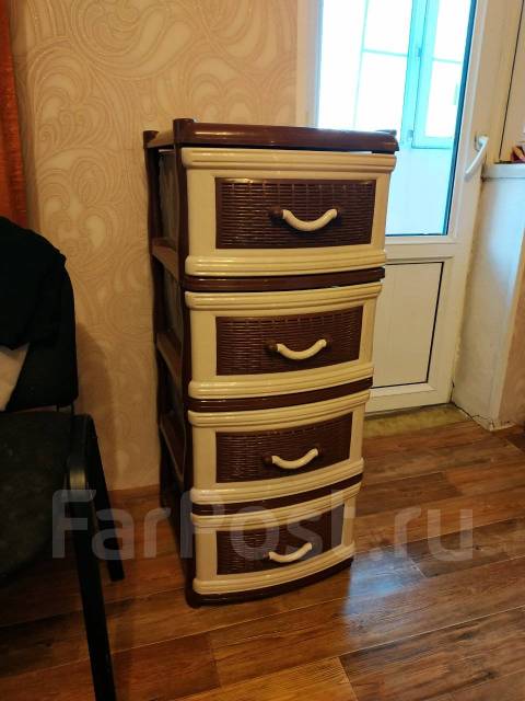 Комод пластиковый. 4 ящика, б/у, в наличии. Цена: 500₽ во Владивостоке