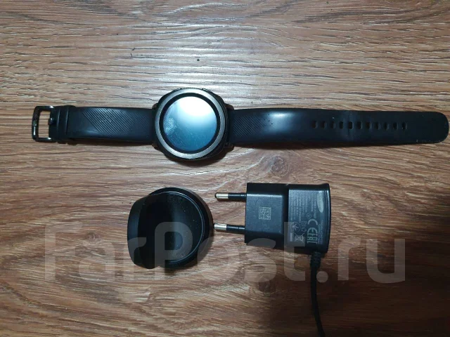 Samsung Gear Sport. GPS, NFC, IP68 ����