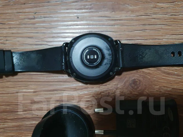 Samsung Gear Sport. GPS, NFC, IP68 ����